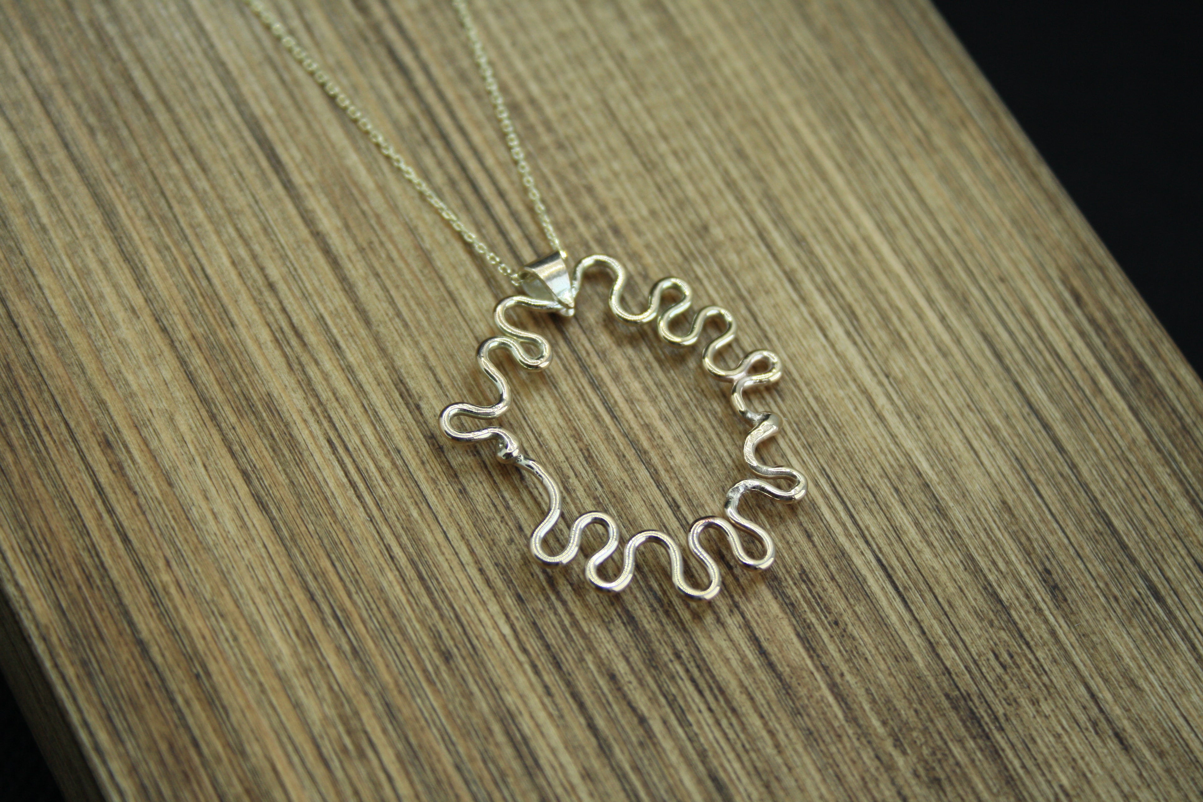 AURUM Squiggle Pendant