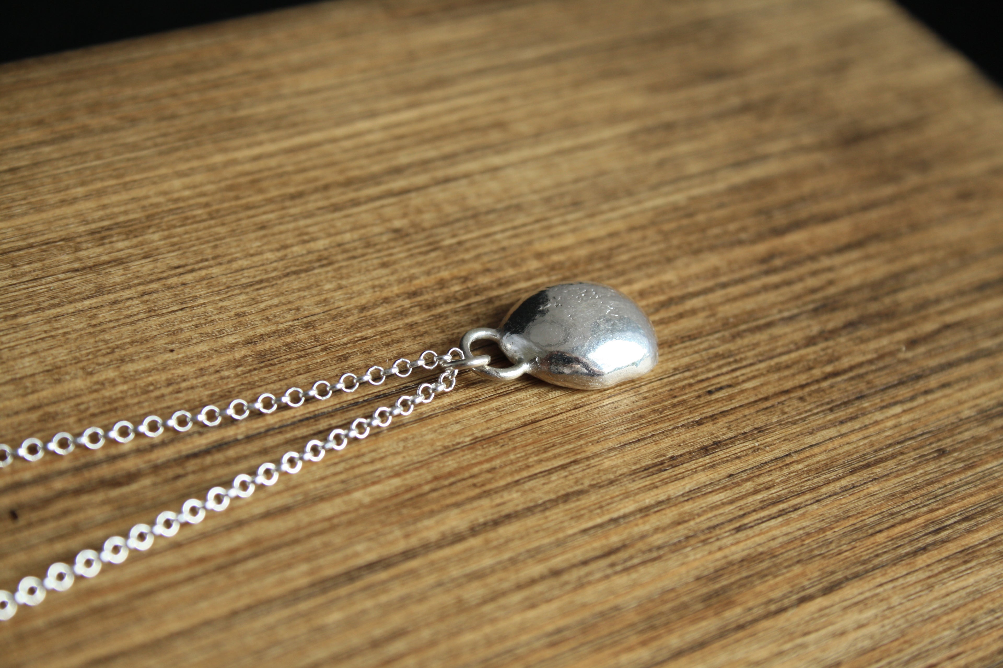 LUNA Pebble Pendant