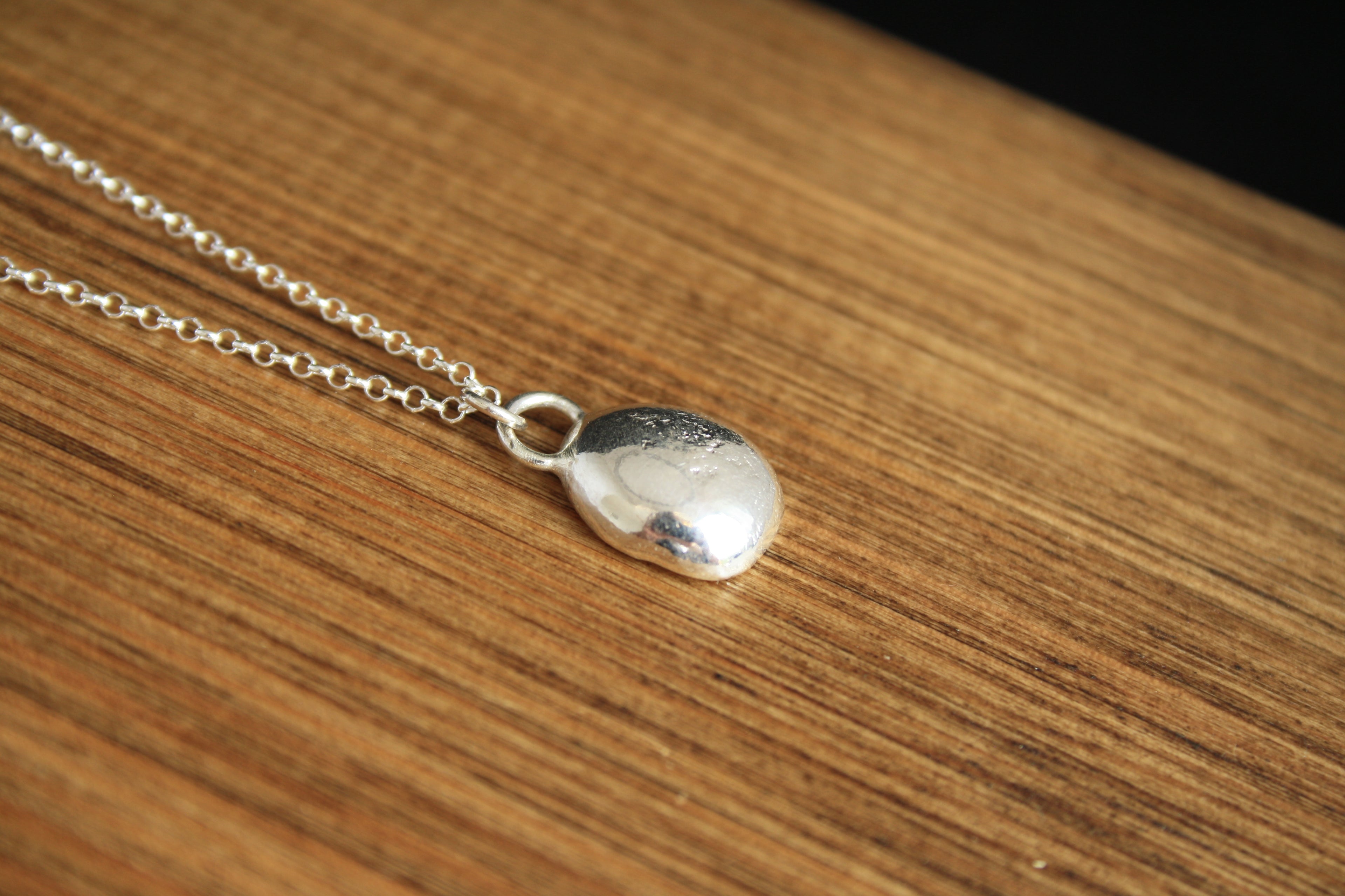 LUNA Pebble Pendant