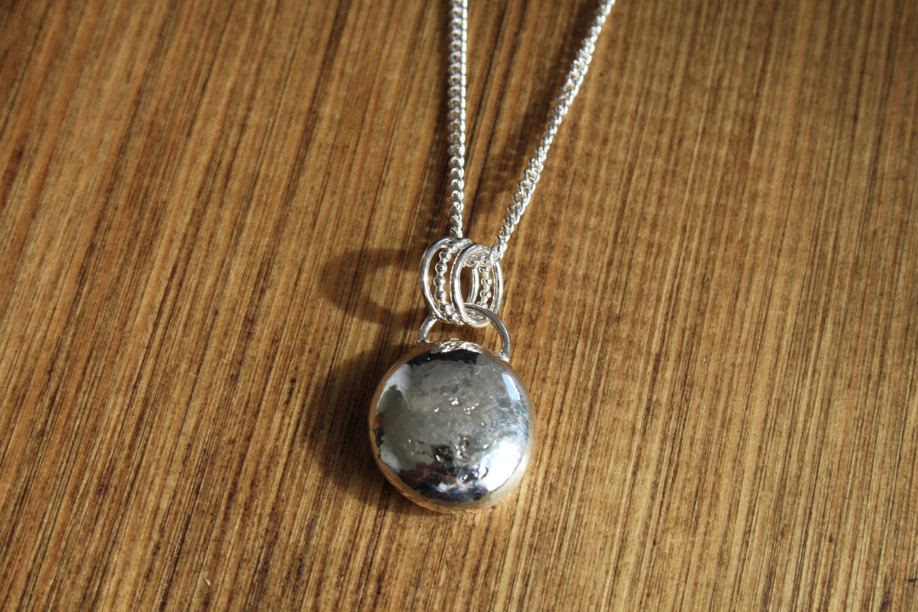 LUNA Pebble Pendant