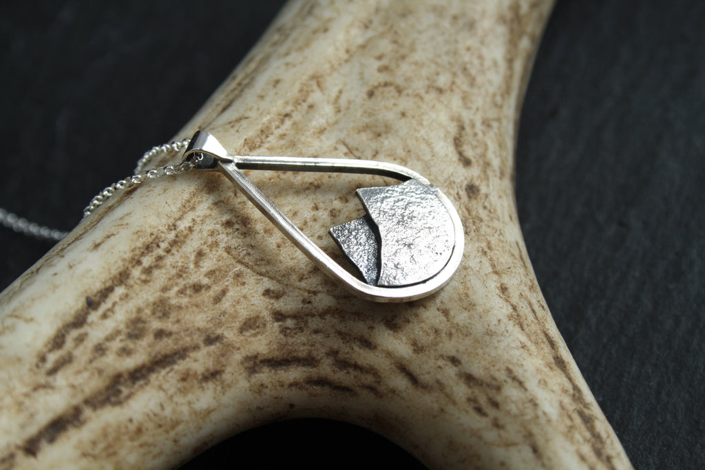 BEINN Teardrop Textured Mountain Range