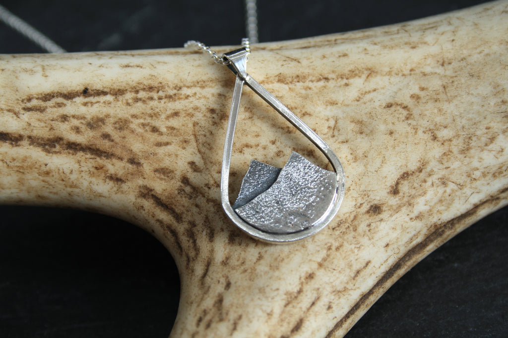 BEINN Teardrop Textured Mountain Range