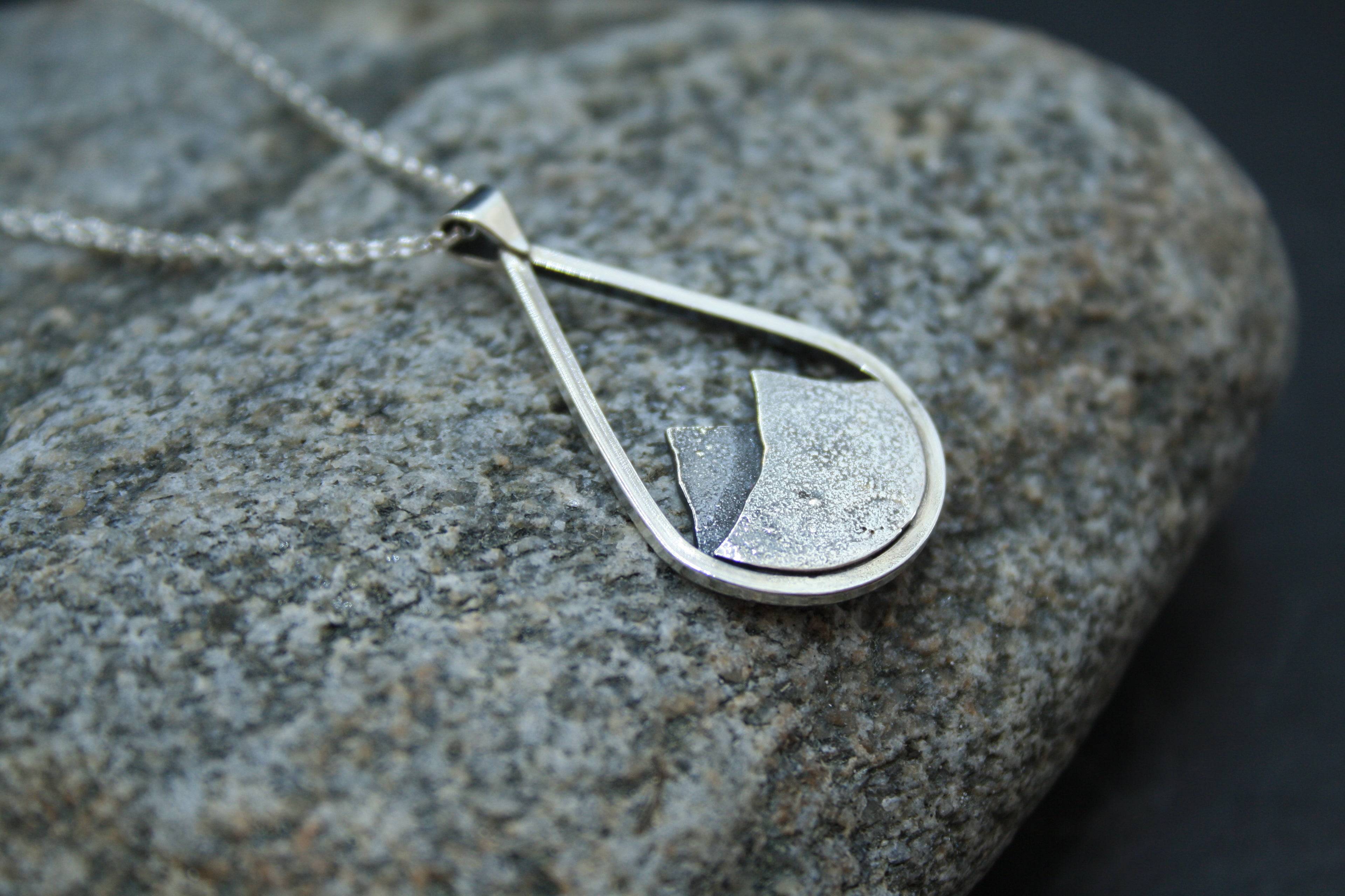 BEINN Teardrop Textured Mountain Range