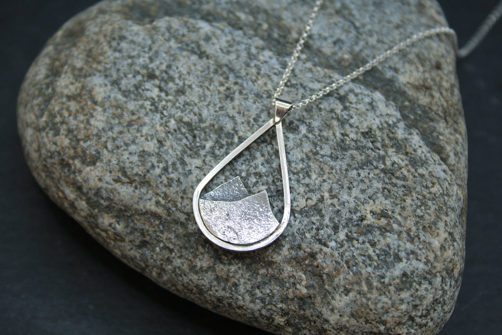 BEINN Teardrop Textured Mountain Range