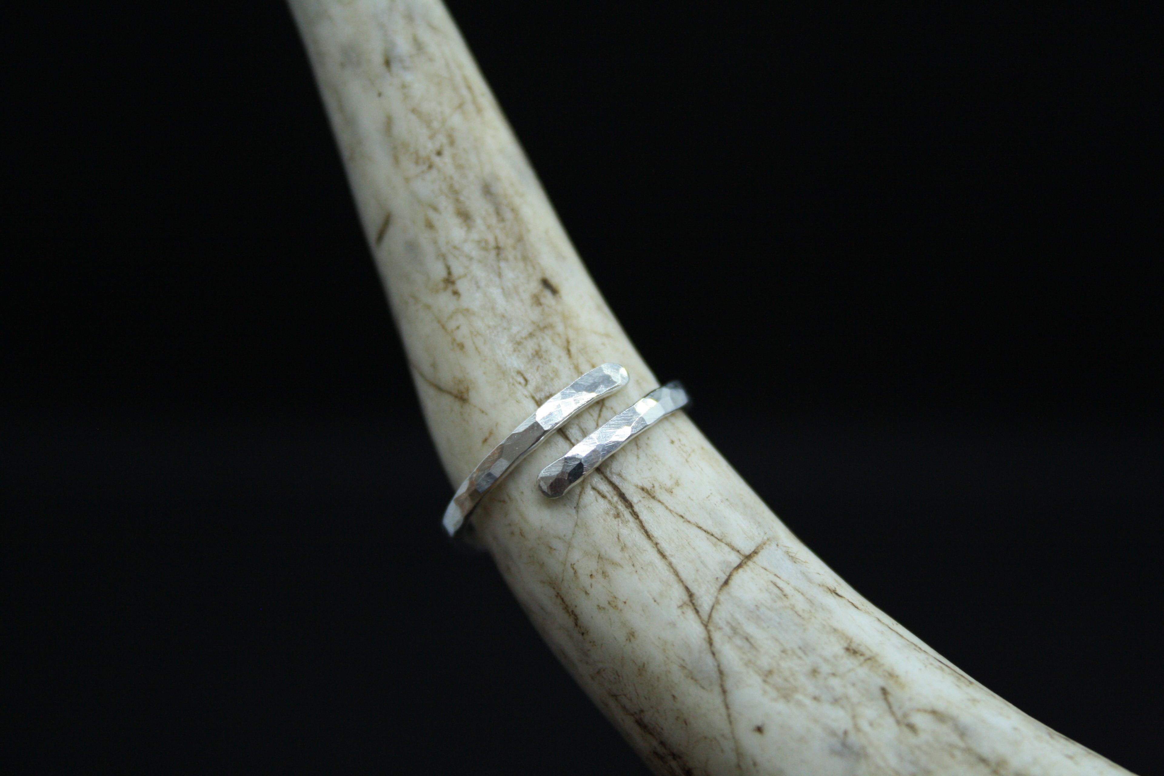 LUNA Adjustable Textured Ring