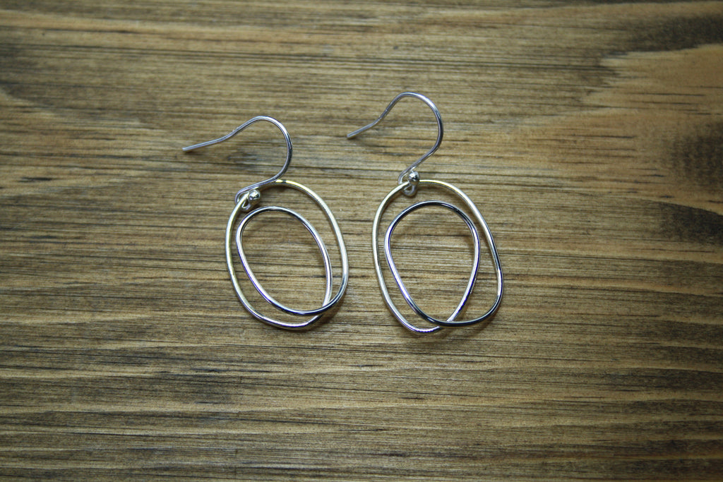 LUNA Simple Swirl Earrings