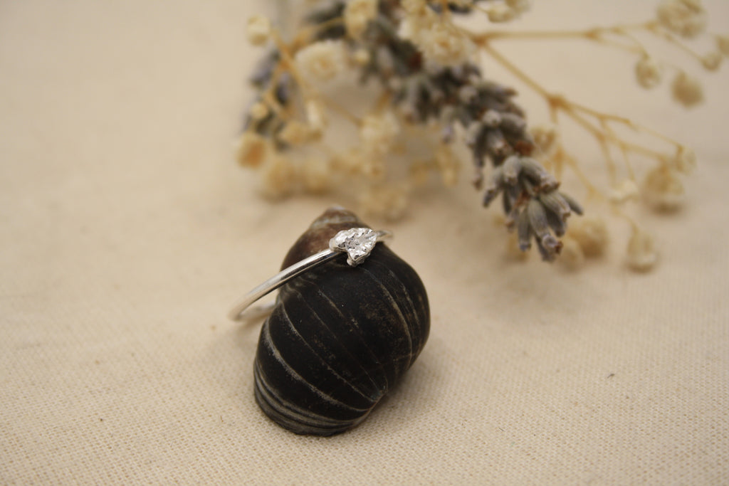 Delicate Leaf Ring