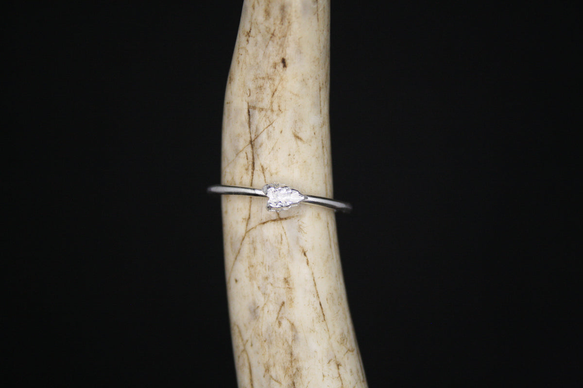 Delicate Leaf Ring